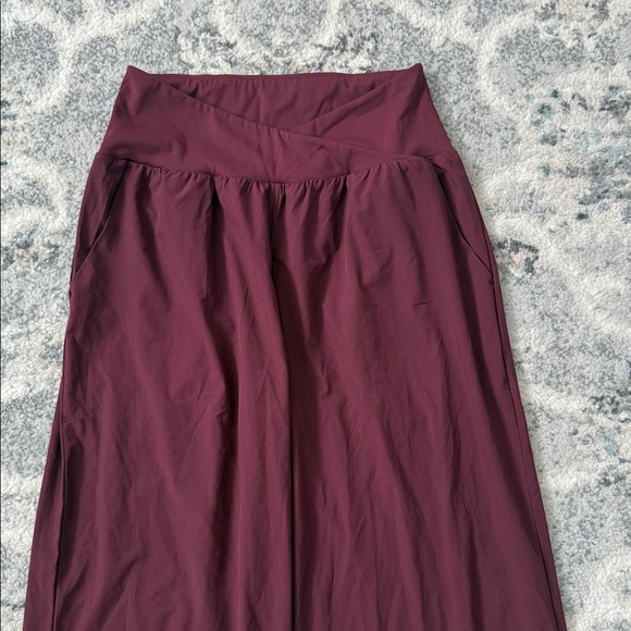 Halara Crossover High Waisted Pants - Picture 2 of 8